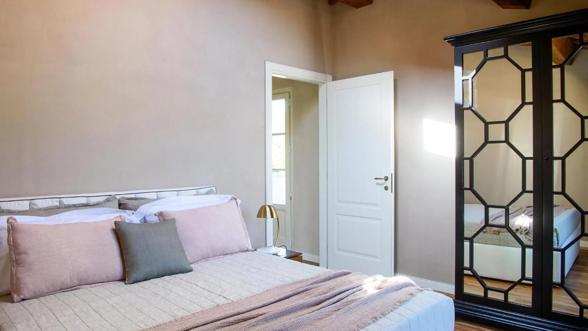 Awesome Home In Massa E Cozzile With Private Swimming Pool, Can Be Inside Or Outside 0*,