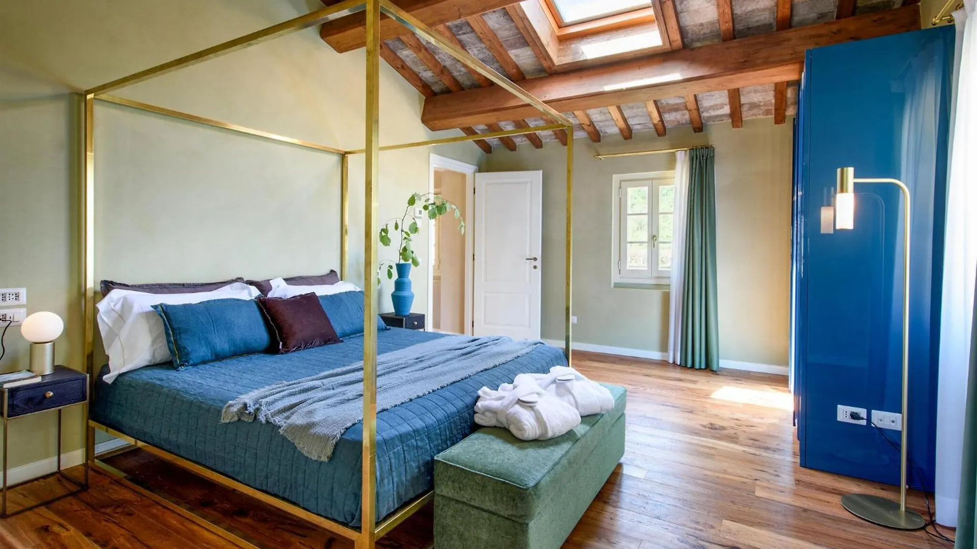 Awesome Home In Massa E Cozzile With Private Swimming Pool, Can Be Inside Or Outside
