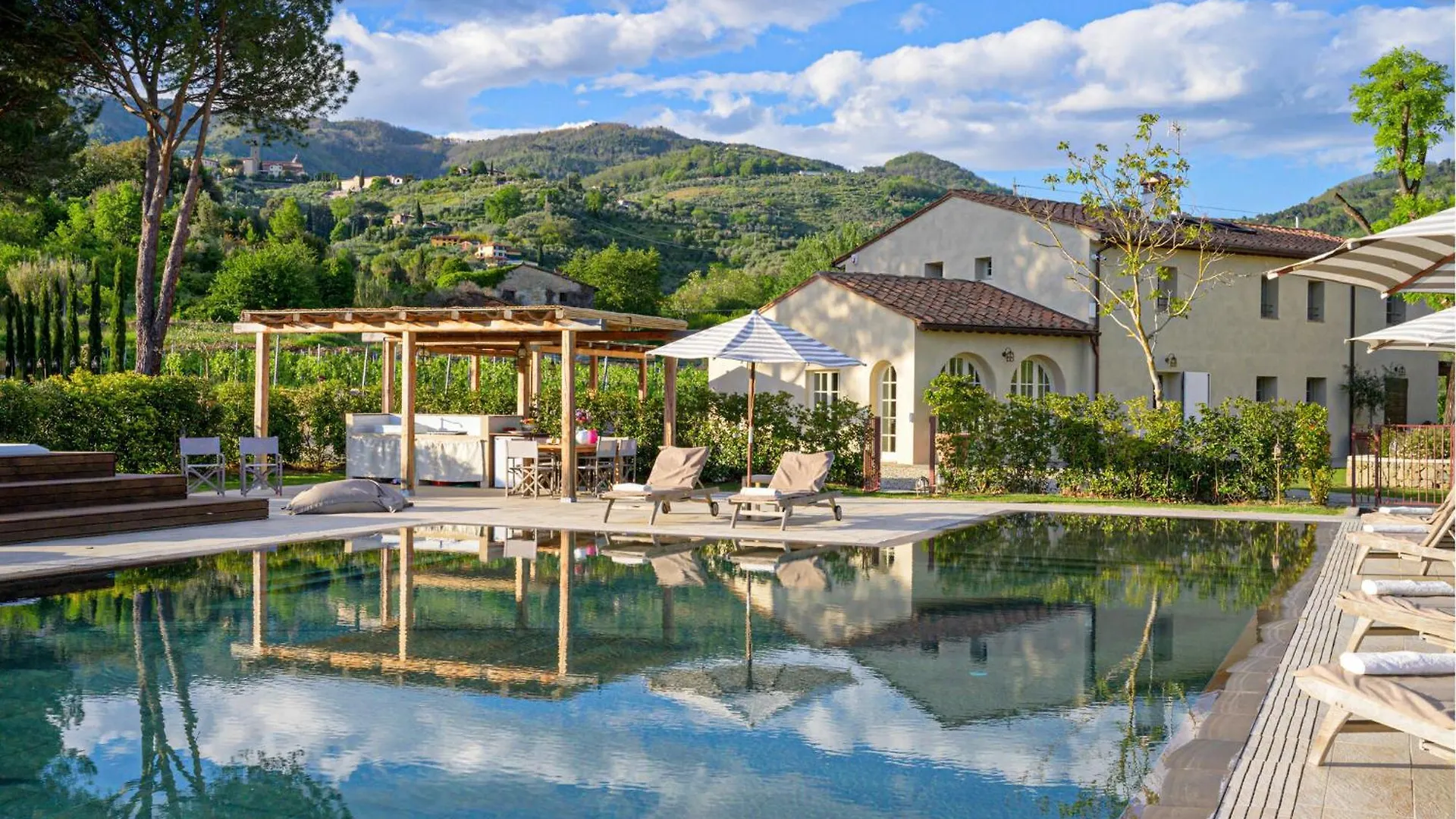 Awesome Home In Massa E Cozzile With Private Swimming Pool, Can Be Inside Or Outside Holiday home