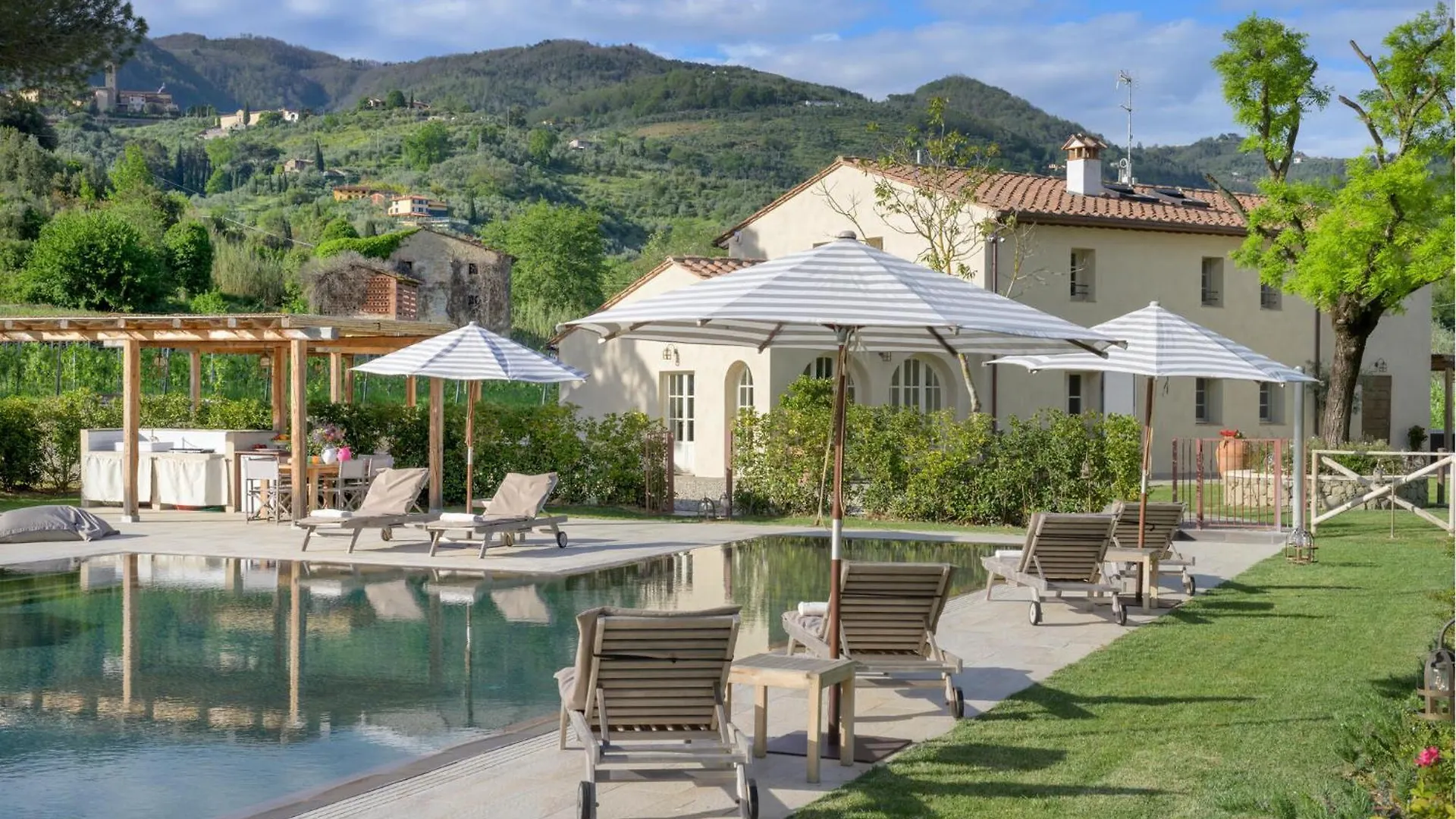 Awesome Home In Massa E Cozzile With Private Swimming Pool, Can Be Inside Or Outside