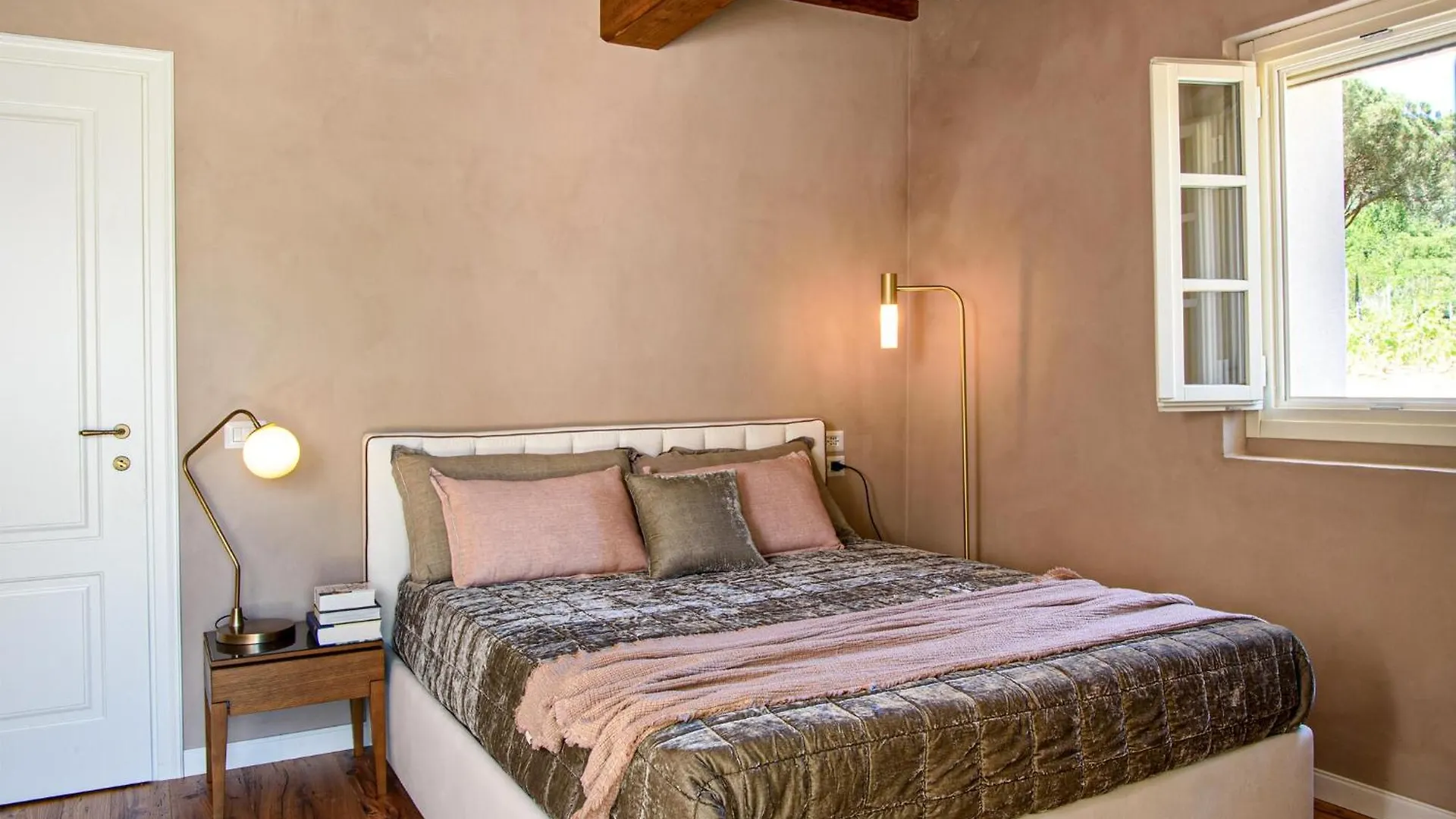 Awesome Home In Massa E Cozzile With Private Swimming Pool, Can Be Inside Or Outside Holiday home
